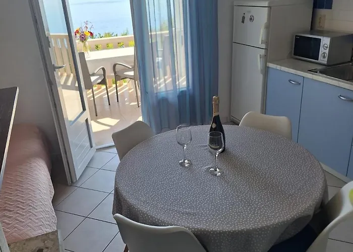 Albatros Selca (Brac)